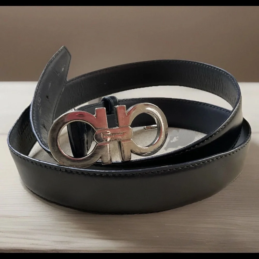 Salvatore Ferragamo Gancini Buckle Black Leather Unisex Belt 34'' waist